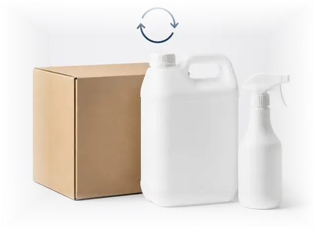 Scatola e flaconi di detergenti pronti per la consegna